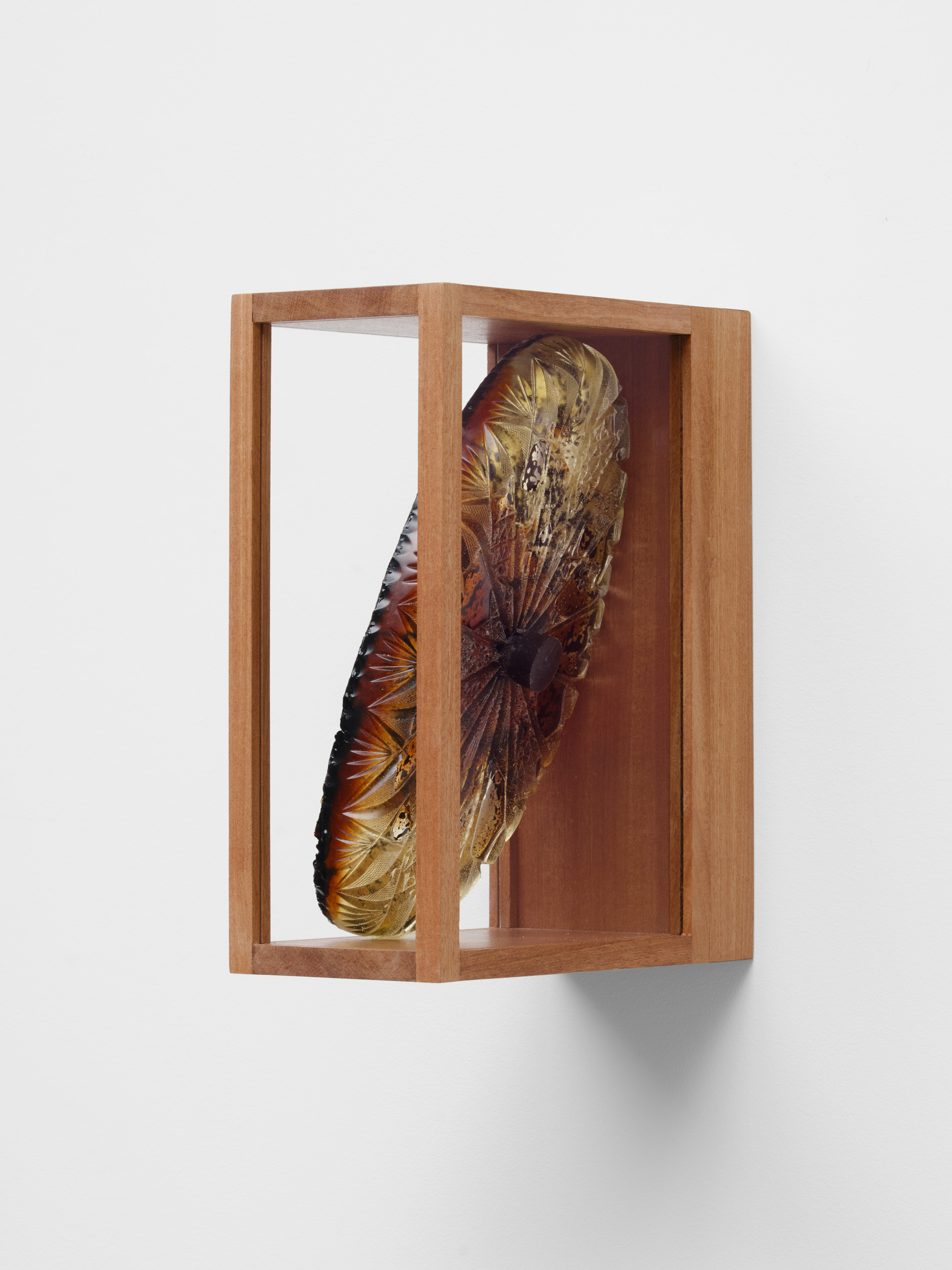 <p><em>71°67’55.4”94°06’40.2”25: VI</em></p>