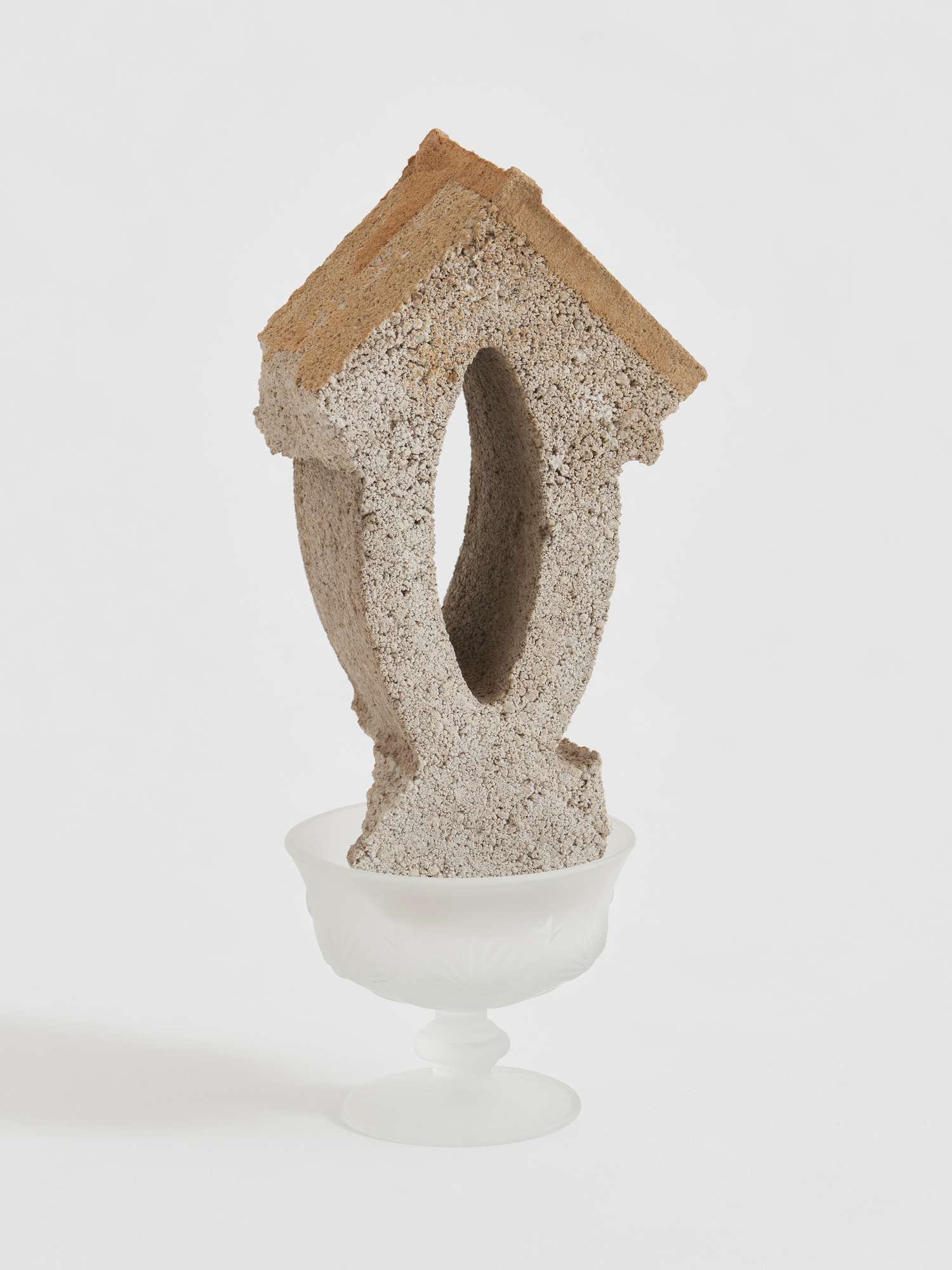 <p><em>Seeing from nowhere the place in between</em></p>